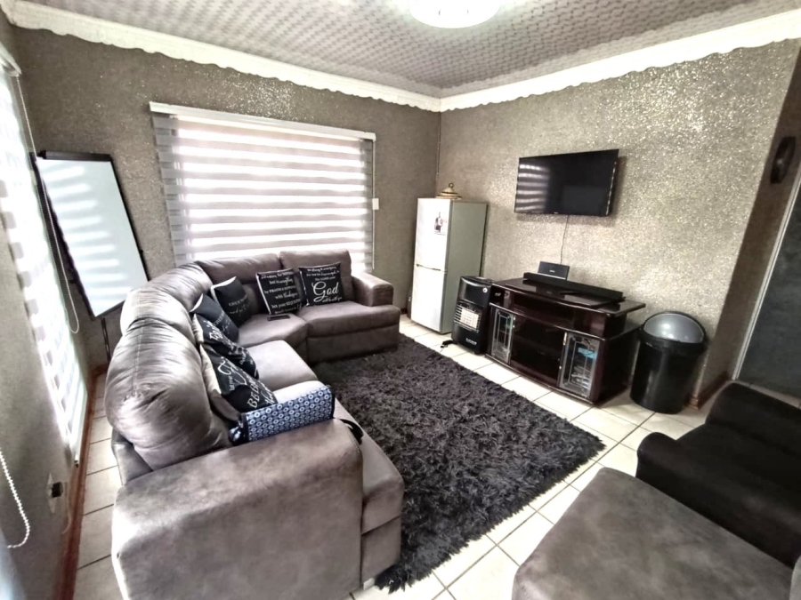 2 Bedroom Property for Sale in Vista Park Free State